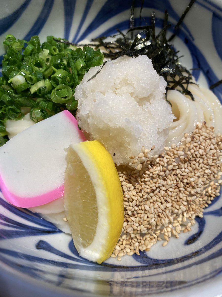 kunny_train_sin's tweet photo. 上尾  うどん有田
■ おろしだし醤油うどん＋特製天丼（もちもちで喉越しの良いうどん） https://t.co/ZQft9kQdxx