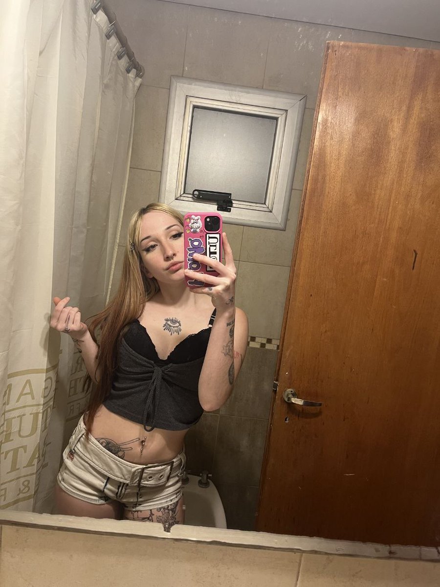 MayaCacti15's tweet photo. mirror said I needed a little attention today 🤭 https://t.co/Kea3YVqt20
