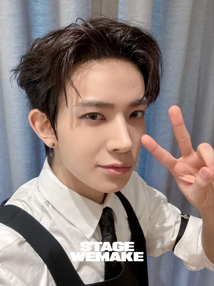 evanngobrol's tweet photo. 💬: style mana yang paling kamu suka di comeback kali ini?
🐹🦌: aku malah pengen balik nanya ke kalian... style mana yang paling kalian suka di comeback kali ini?
👸🏻: we make!! style stage we make!!!
🐹🦌: eh we make? oh stage we make?
🐹🦌: tapi jujur aku juga suka sih sama (style) yang itu. makanya aku sempet bilang “aku pengen banget pake ini sekali lagi...” trs akhirnya beneran dipakein. jadi kayaknya yang itu emang (style) yang paling aku suka jugaa

#EVAN #에반 #HEESEUNG #희승