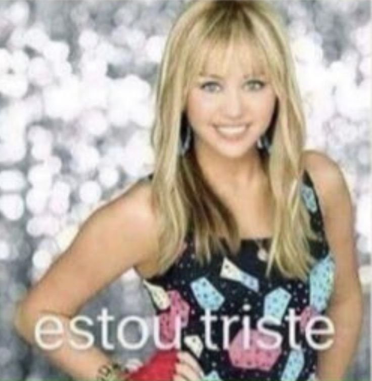 foresto__'s tweet photo. yasmin se escaralhando de rir cmg cantando o hino da minha cidade q falta de respeito https://t.co/ZdWQaudIr5