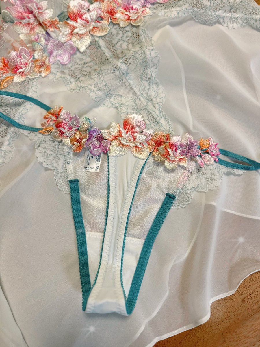 1pdsq4's tweet photo. 似合わないのは百も承知だけど可愛すぎて買っちゃった😅
この下これなんだぜ😉

#京都
#裏アカ女子 https://t.co/GmbZvFgymL