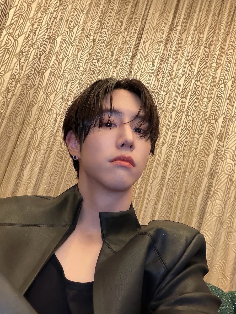 wwmarktuan's tweet photo. 261002 Marks IG post 🌃💡(1/4)

Turn me on like a NIGHTLIGHT ⭐️

🔗 https://t.co/vnnDFdshkU 

#NIGHTLIGHT_OUTNOW #NIGHTLIGHT #MarkTuan #MILLI  #段宜恩 @marktuan @DNAmngmnt https://t.co/7jhZjsIUKZ