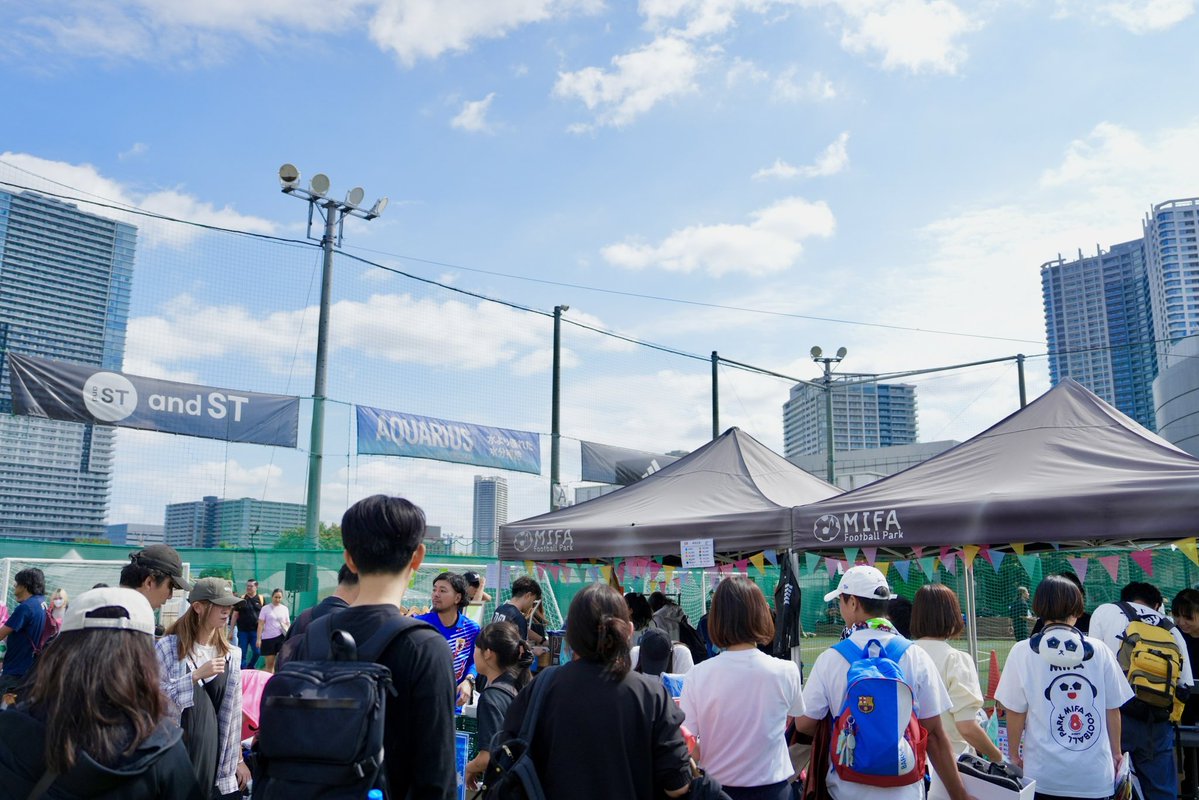 MIFA_FP's tweet photo. 【MIFA秋祭り🏮】
MIFARAブース♬⚽
レアアイテムやあのアイテムも！？
ワゴンセールで皆さん喜んでいただいています🎊
https://t.co/qKF9u5F2qI…
#MIFA秋祭り #MIFA12周年 https://t.co/EhbSVaHauh