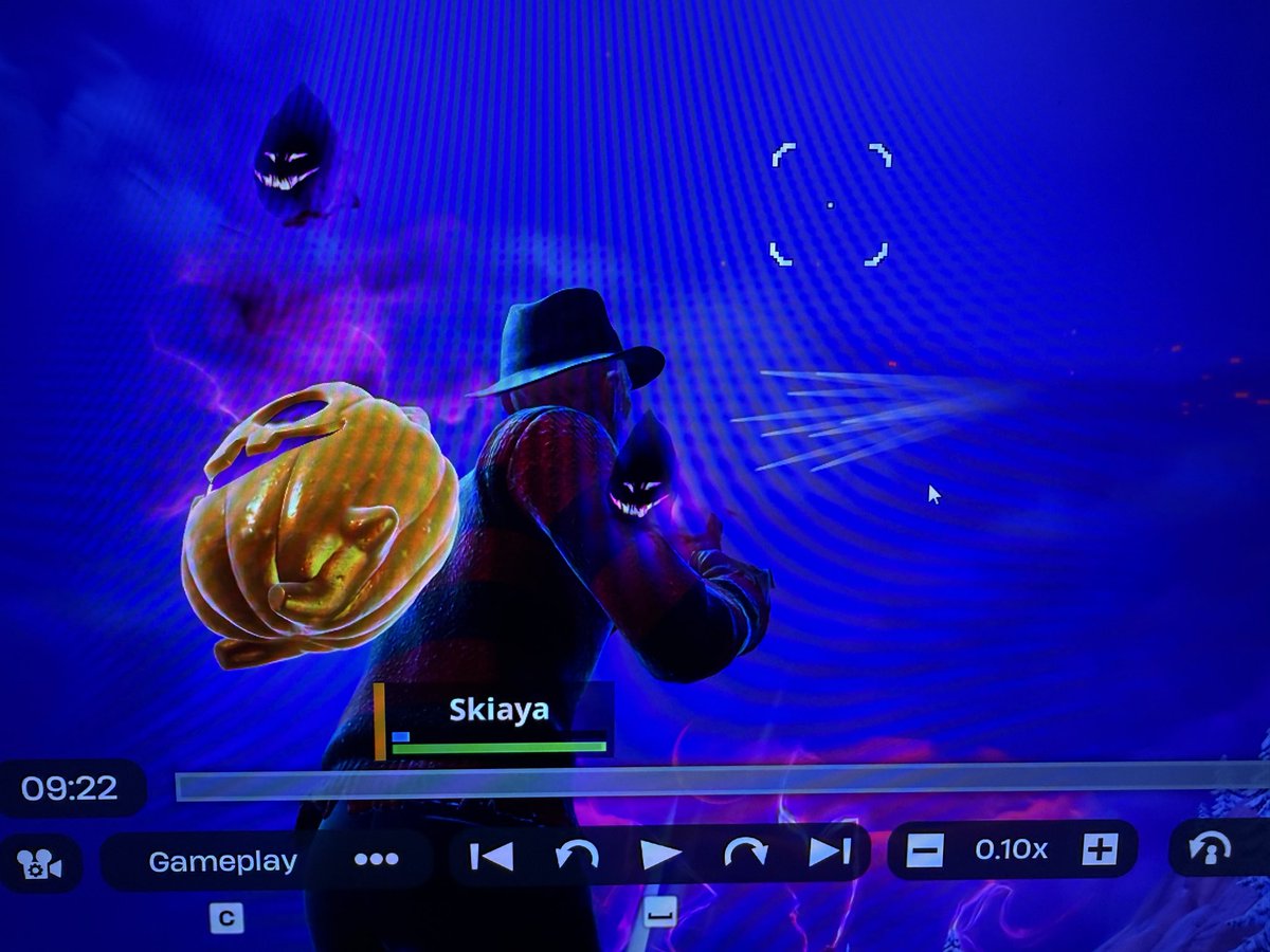 Skiayaaa's tweet photo. Also @FortniteStatus where the streak marks from his shot is how badly we are desynct from the server. I got hit and his cursor is not even on my body 💀 if you are gonna rail us with SBMM make it to where playing people in our region. It’s not fair. Poor competition https://t.co/nDQ5Wxx826