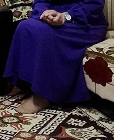 Sukrantube's tweet photo. Yengemin kardeşi annemle gördüm annemin ayaklarını öpüp kokluyordu sonra annem eteğini çıkardı kilodunu fırlattı ergen oğlanın kucağına oturdu 
@Sert_siken00 https://t.co/qBcVy6Fe88