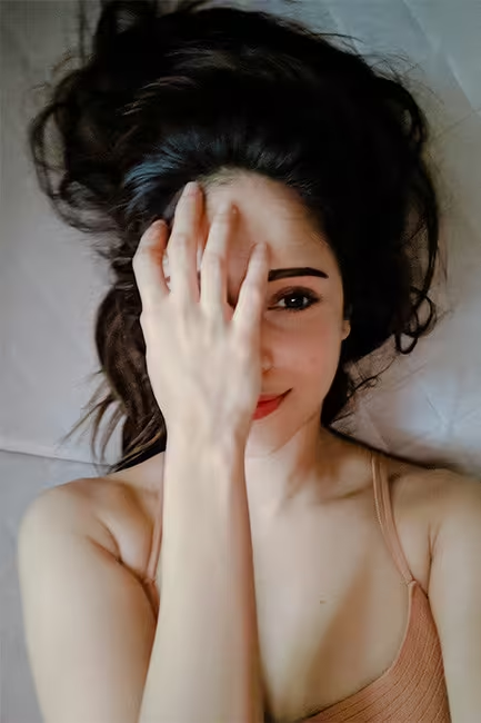 ViralVolT1's tweet photo. Bollywood actress Nusrat Bharucha has been seriously injured in an accident in Bali, Indonesia. She went to Bali for work and travel and suffered a 'spinal fracture' in an accident.
#NushrrattBharuccha #NusratBharucha #Bali #Indonesia #Accident #SpinalFracture #Bollywood https://t.co/30fmnPQHlA