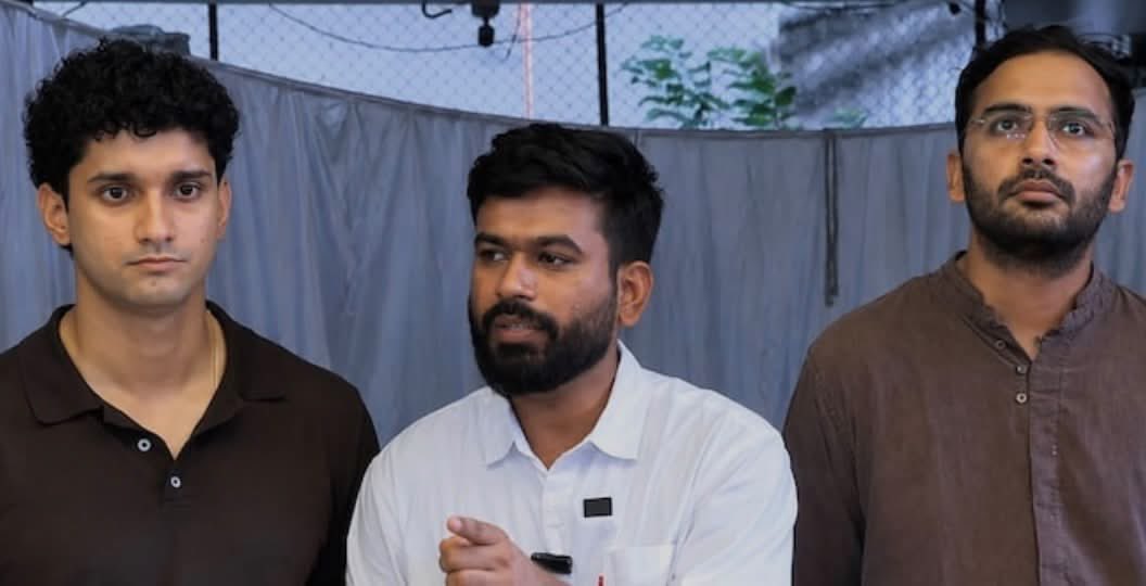 rajuparulekar's tweet photo. Kejriwal stories:

Goal of IAC 1.0 = EVERY ONE SHOULD BELIEVE IN LIE -MM SINGH/SONIA/CONGRESS IS CORRUPT

Goal of IAC 2.0/CJP = EVERY ONE SHOULD BELIEVE IN LIE- MODI/SHAH/BJP IS NOT CORRUPT, Only some ministers/beurocrats are. https://t.co/tA2HkwHAME
