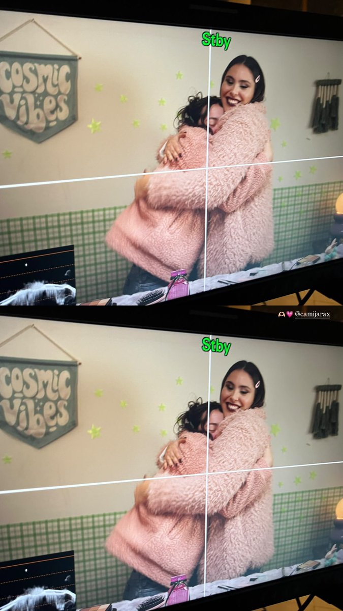 giamilaupdates's tweet photo. 📲 | EL CALCO DE ELLA. 🥹💗
cami jara junto a brunella, que interpreta a la versión joven de su personaje en 'VISCERAL', en las grabaciones de hoy!!

— vía ig story de @/brunega12 ⭐ https://t.co/Fio880DTG0