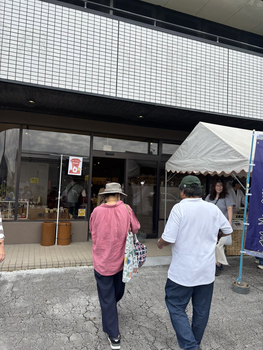 nametokoisobe's tweet photo. 常滑焼まつりセラモール会場始まっておりまーす！

よーし。

やるぞー。 https://t.co/p9aWwhIaOP