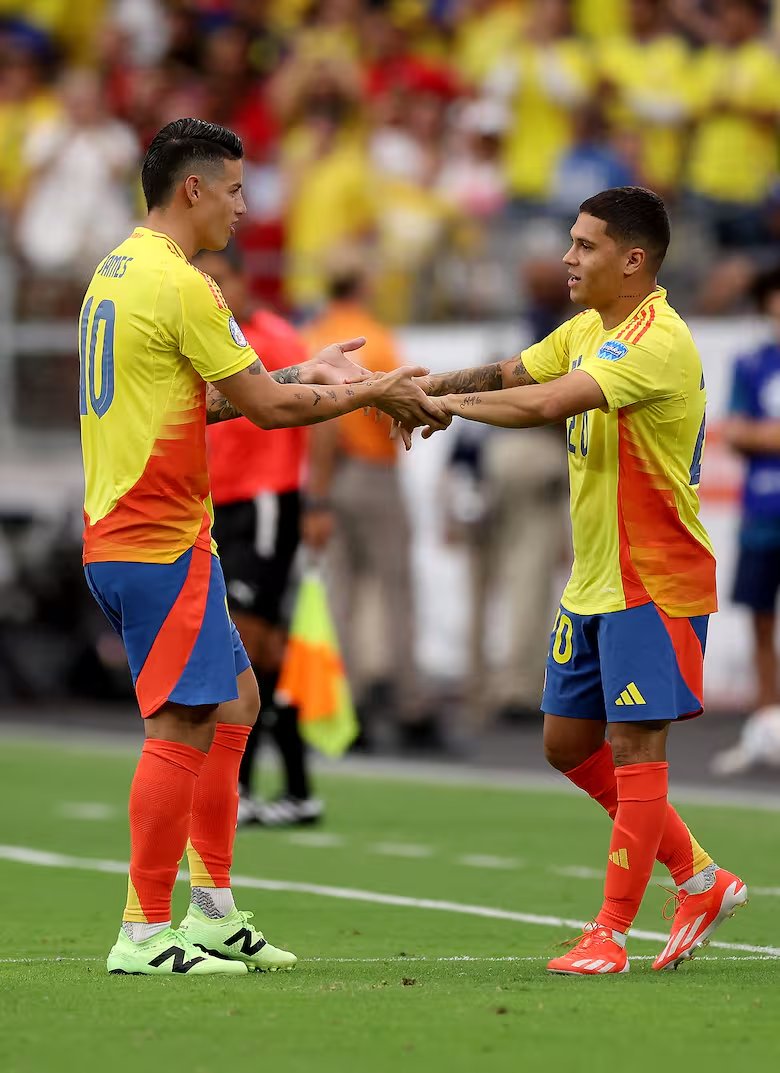 futbismo's tweet photo. No puedo creer que haya gente en Colombia que quiere eliminar la figura del "10", Colombia nunca ha jugado bien sin un mago.

No damos 2 pases seguidos, dame siempre a los calidosos. https://t.co/0WdSsQKfIn