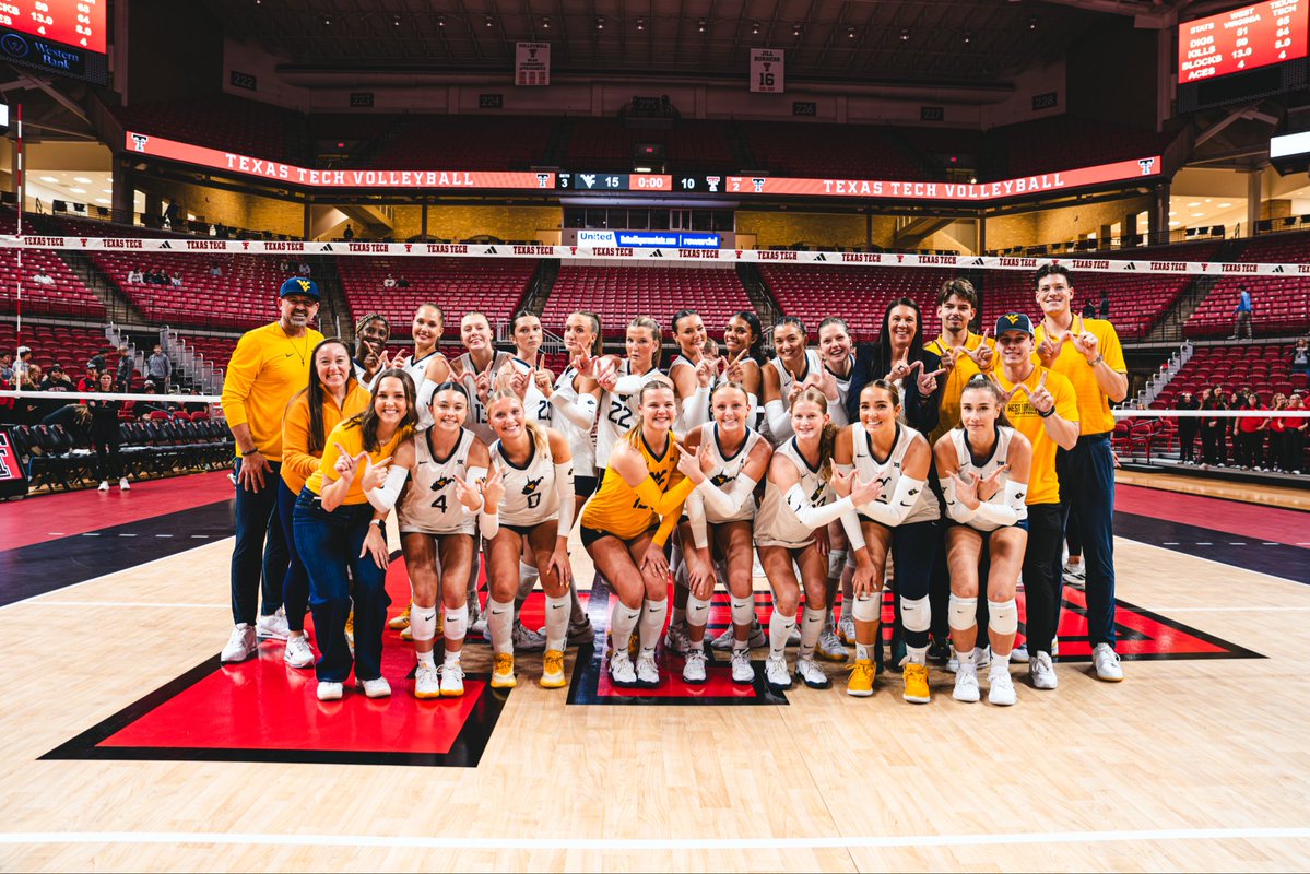 WVUVolleyball's tweet photo. 𝙉𝙀𝙑𝙀𝙍 count the Mountaineers out ✅

#HailWV https://t.co/NV9zmTTOtB