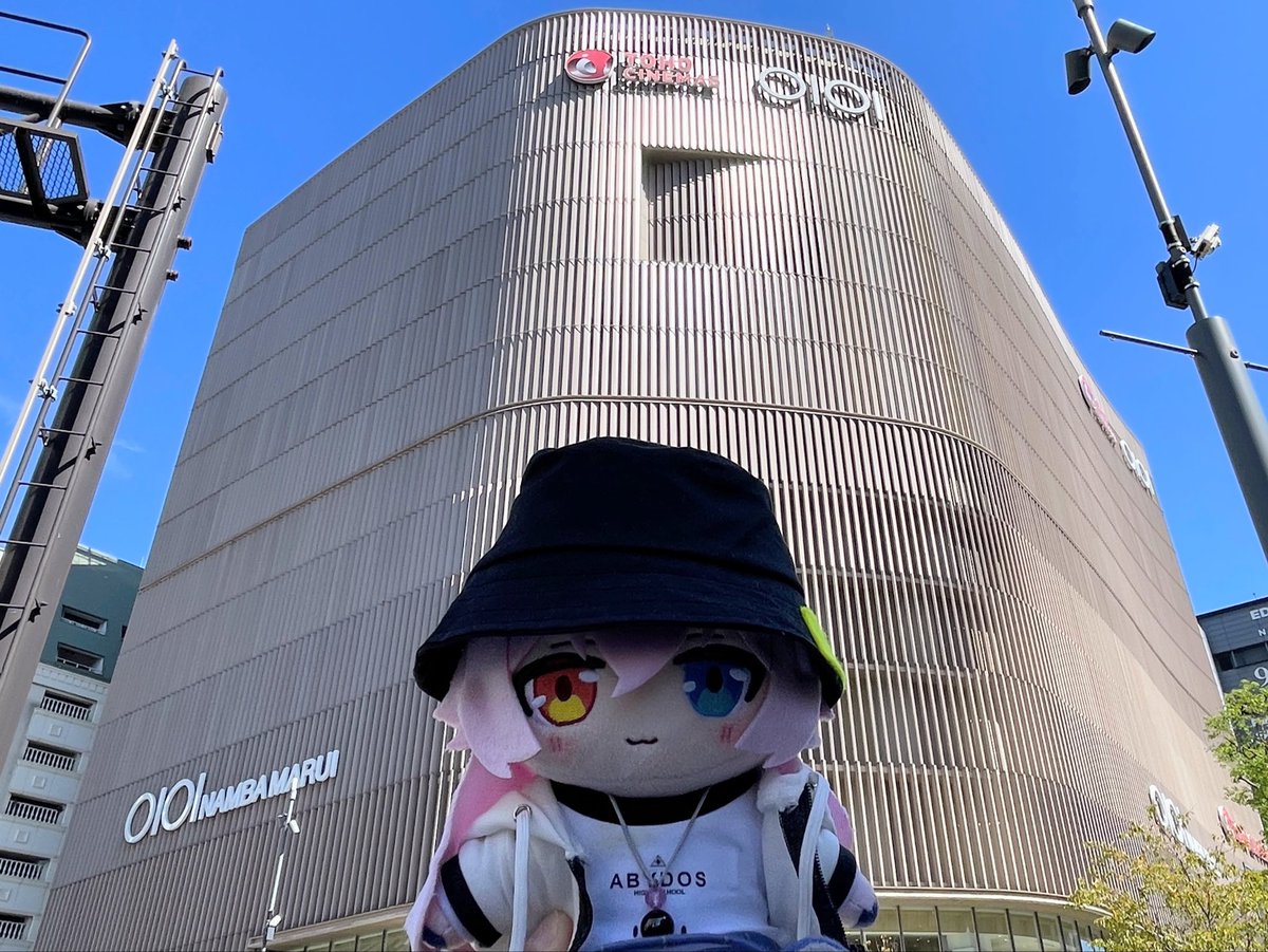 oniden1008's tweet photo. ちょっと早めの到着！
難波マルイ前でホシノと撮影 https://t.co/2Dvm3SPkps