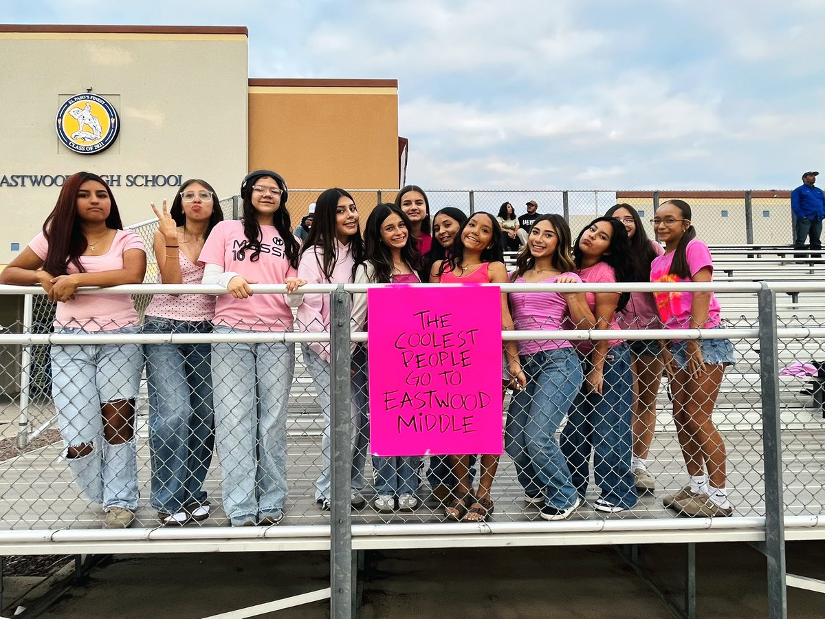 EMS_Raiders's tweet photo. It was a pink out tonight for Friday night lights! Raiders 🤝 dragons ➡️ Troopers 💙💛 #RaiderBuilt #GoTroop https://t.co/dLPtywFjzw