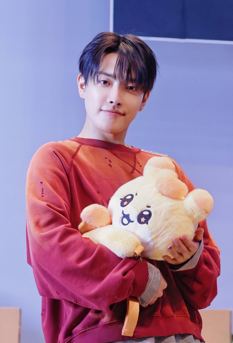 joongnova's tweet photo. THATS😭😭😭HIS😭😭😭CHILD😭😭😭 https://t.co/dqVppY8xDq