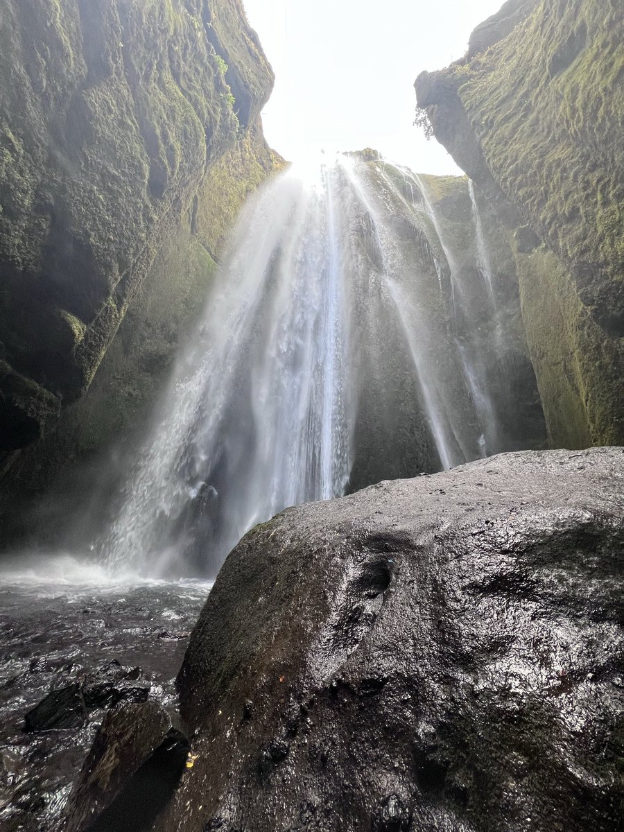 ChristianHeiens's tweet photo. Iceland never really seemed to have much of a reputation for waterfalls at first glance, but it absolutely should.

You can’t drive more than 10 minutes in any direction without stumbling into one. And there’s even a few that you can walk underneath. https://t.co/JEqui2L4Hq