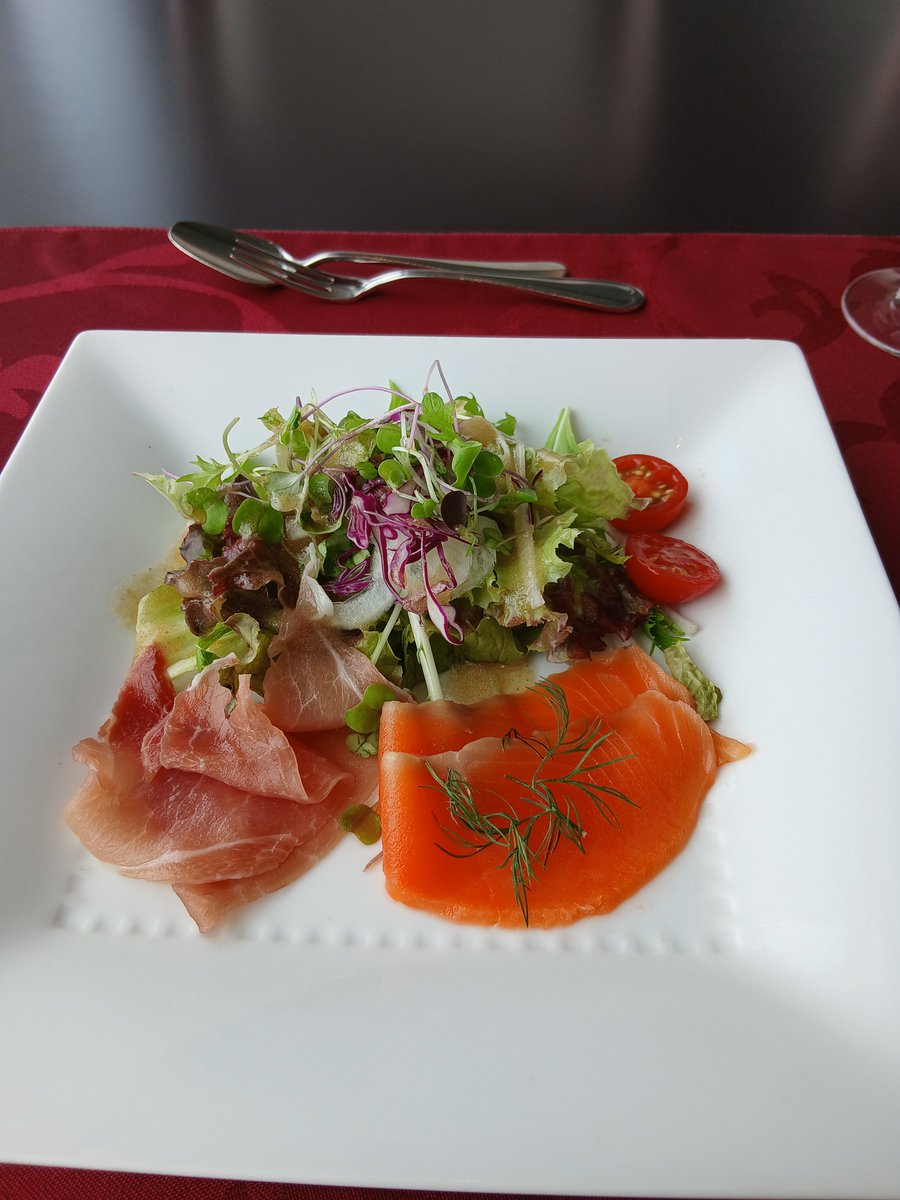 Otoufuritter's tweet photo. コスプレし、体を鍛え、美味しいものたべて、たまにサバゲーします。
出没タイミングは、ひ、み、つ。

#10月になったのでフォロワーさんに自己紹介しようぜ https://t.co/pOENrYIwdO