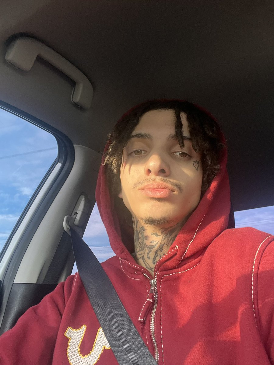inswaewetrust's tweet photo. handsome in real life https://t.co/3Psiauk8db