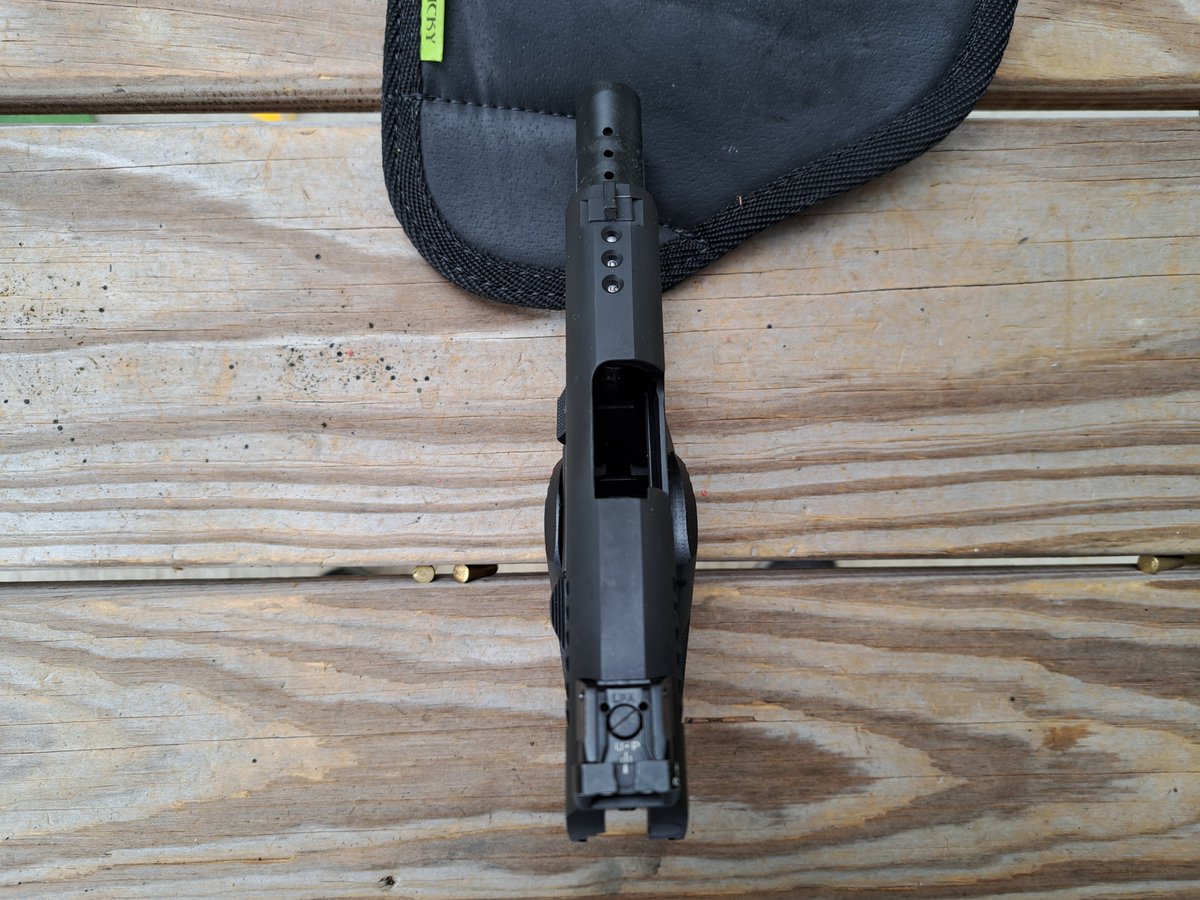 AJ476239's tweet photo. Great looking gun but not reliable at all. #RockIslandArmory #bbr310 #pistol #handgun #guns #2a #firearms #ports #g10 #novak https://t.co/m6k8lwY4Dr