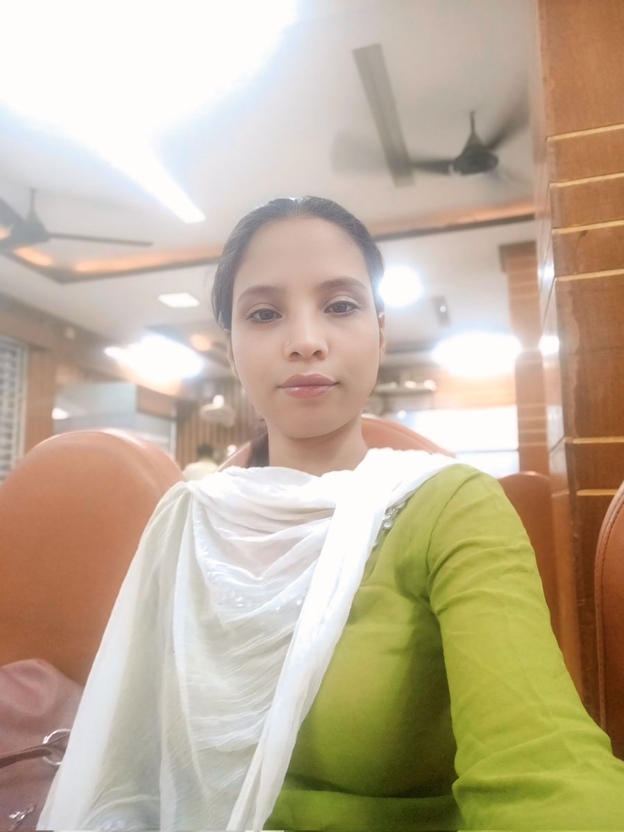 JuliAkter48's tweet photo. জামাই নিয়ে ঘুরতে যাওয়ার মতো ওয়েদার🙃
 কিন্তু জামাই ছাড়াই ঘুরতেছি 😀🤪🤪 https://t.co/fMpf75L1UA