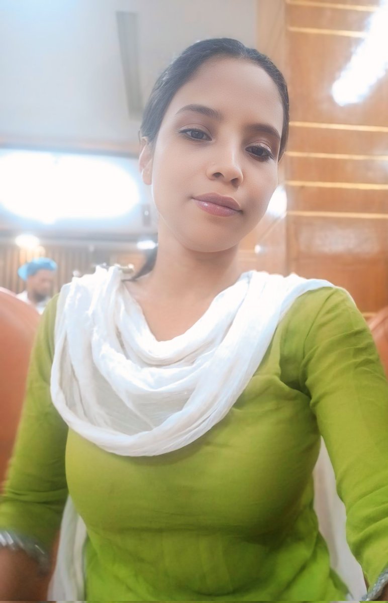 JuliAkter48's tweet photo. জামাই নিয়ে ঘুরতে যাওয়ার মতো ওয়েদার🙃
 কিন্তু জামাই ছাড়াই ঘুরতেছি 😀🤪🤪 https://t.co/fMpf75L1UA