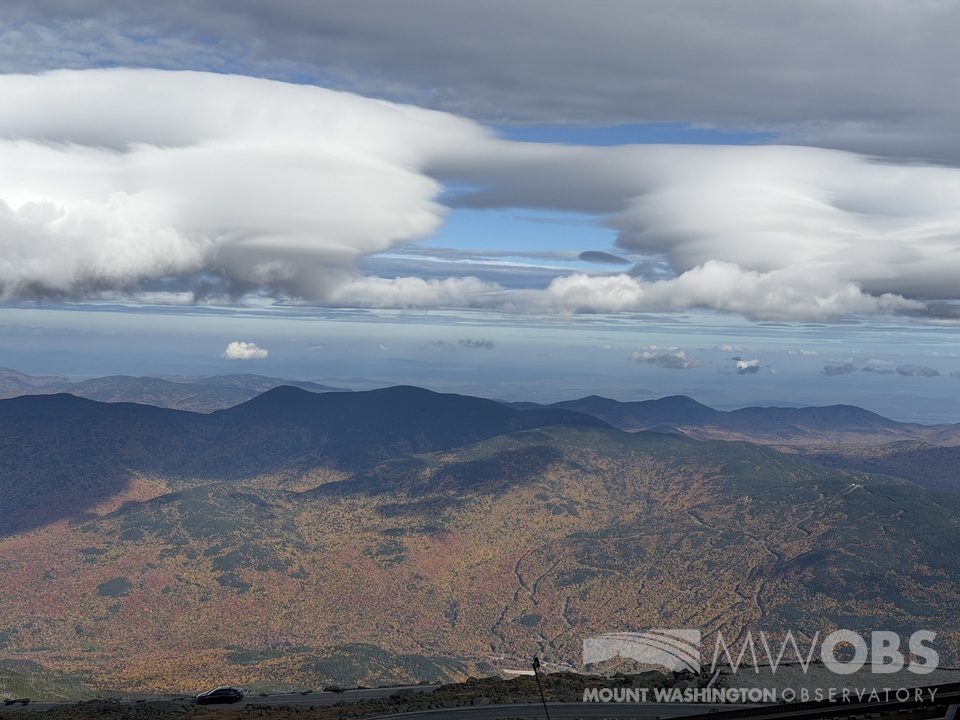 MWObs's tweet photo. Lenticular clouds formed east of Wildcat on Thursday ahead of a cold front that passed today. Behind the front, much cooler weather will move in this weekend, followed by the potential for subzero wind chills, measurable snow, and icy trail conditions early next week. ...1/2 https://t.co/dhyLFfbWFe