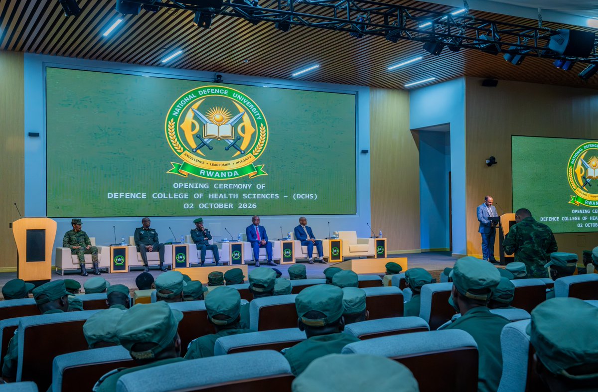 RwandaMoD's tweet photo. The Minister of Defence, Hon Juvenal Marizamunda, today officiated the opening ceremony of the inaugural cohort of the  Defence College of Health Sciences (DCHS) at the Rwanda Military Academy–Gako, marking an important milestone in strengthening specialised military medical education and professional development within the Rwanda Defence Force.https://t.co/oPqVZ7y7yn
=============
Minisitiri w’Ingabo, Juvenal Marizamunda, kuri uyu munsi yatangije ku mugaragaro amasomo ku banyeshuri batangiye kwiga  mu Ishuri Rikuru ry’Ubuvuzi  rya Gisirikare (Defence College of Health Sciences) rifite icyicaro mu Ishuri Rikuru rya Gisirikare i Gako. Gufungura iri shuri ni intambwe ikomeye mu gushimangira uburezi bwihariye mu buvuzi bwa gisirikare no guteza imbere ubumenyi n’ubunyamwuga bw’abakora mu rwego rw’ubuzima mu Ngabo z’u Rwanda.https://t.co/b3ZaZz1Pmc