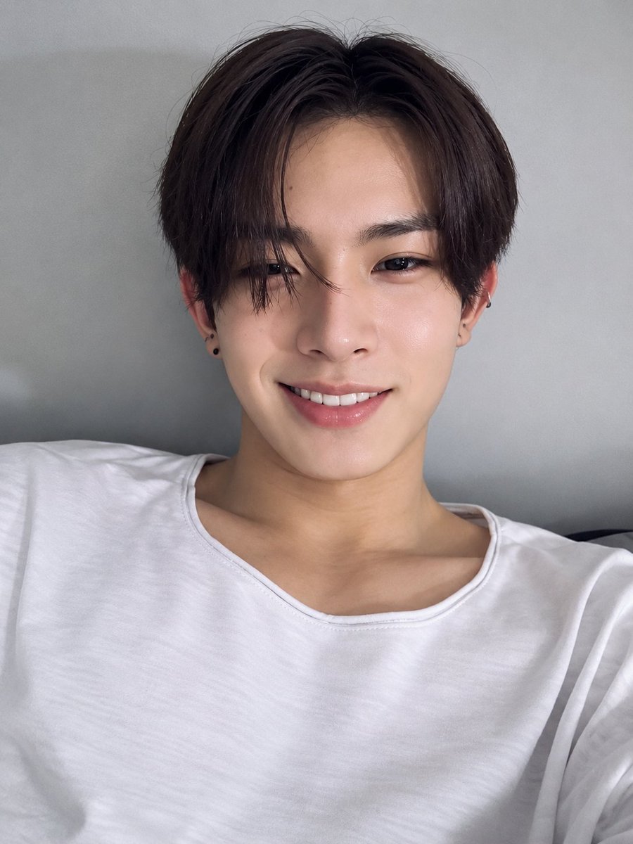 enhypenourloves's tweet photo. Let's not forget that this was that live that he said if your stressed play with  me😳 https://t.co/yBeBahjxco