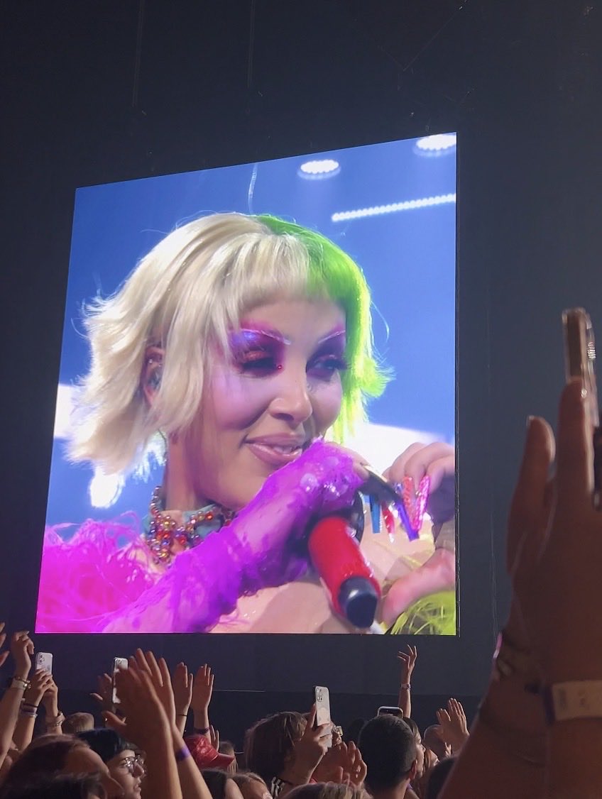 livvyae's tweet photo. @dojacathard Happy Birthday Doja!!!!! I’ll forever remember seeing your gorgeous smile in Krakow🤍💚🩷 I hope you’ll have endless reasons to smile so brightly throughout your life 💓💓💓 https://t.co/negmWmL2Kw