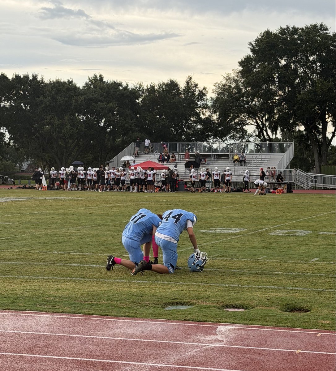 Lee2029P's tweet photo. Class of 2029 LB #11 | Homecoming 🏈 This is one of my pregame rituals. 🙏🏻Tonight, I am praying for my teammates, coaches, and a great Homecoming game! #ComebackSeason #TrustTheProcess #AttackTheDay #1%bettereveryday https://t.co/Z2VPY3zgzt