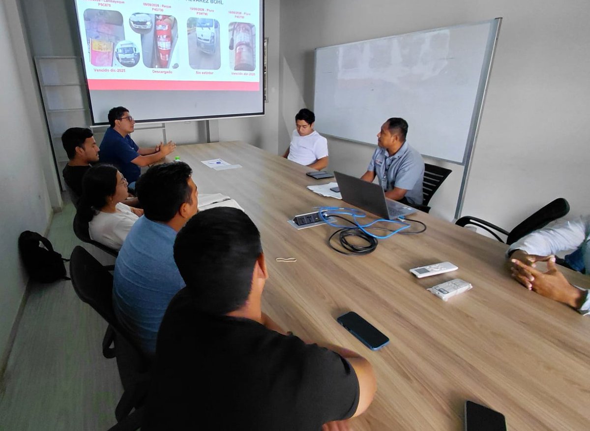 sutranperu's tweet photo. Asimismo, brindamos capacitación a empresas de transporte de trabajadores y servicios turísticos recientemente autorizadas por el MTC, como Catac Travel Tours, Transportes Madomi e Inversiones Rodas Segura, para que inicien sus operaciones cumpliendo con la normativa vigente.✅ https://t.co/A5EFbE9c3U