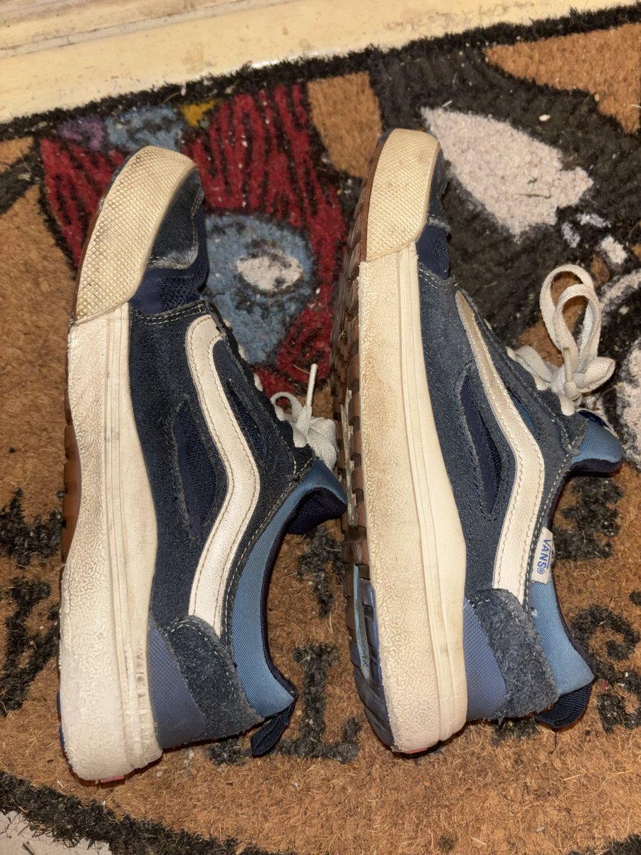 Corrupt_Mutt's tweet photo. Blue gym Vans trainers available now! Size 6.5 👟 Heavily used for intense cardio and gym sessions 💦Fully tracked and protected transaction. Tap the link below to purchase the listing securely on my Vinted! I will ship them as pictured!🤫📦 https://t.co/MADogXoevd