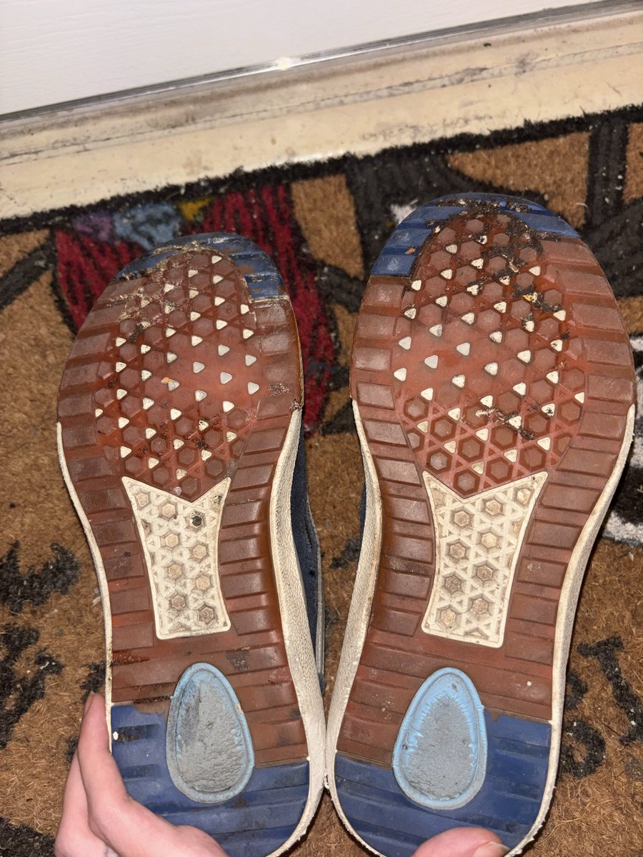 Corrupt_Mutt's tweet photo. Blue gym Vans trainers available now! Size 6.5 👟 Heavily used for intense cardio and gym sessions 💦Fully tracked and protected transaction. Tap the link below to purchase the listing securely on my Vinted! I will ship them as pictured!🤫📦 https://t.co/MADogXoevd