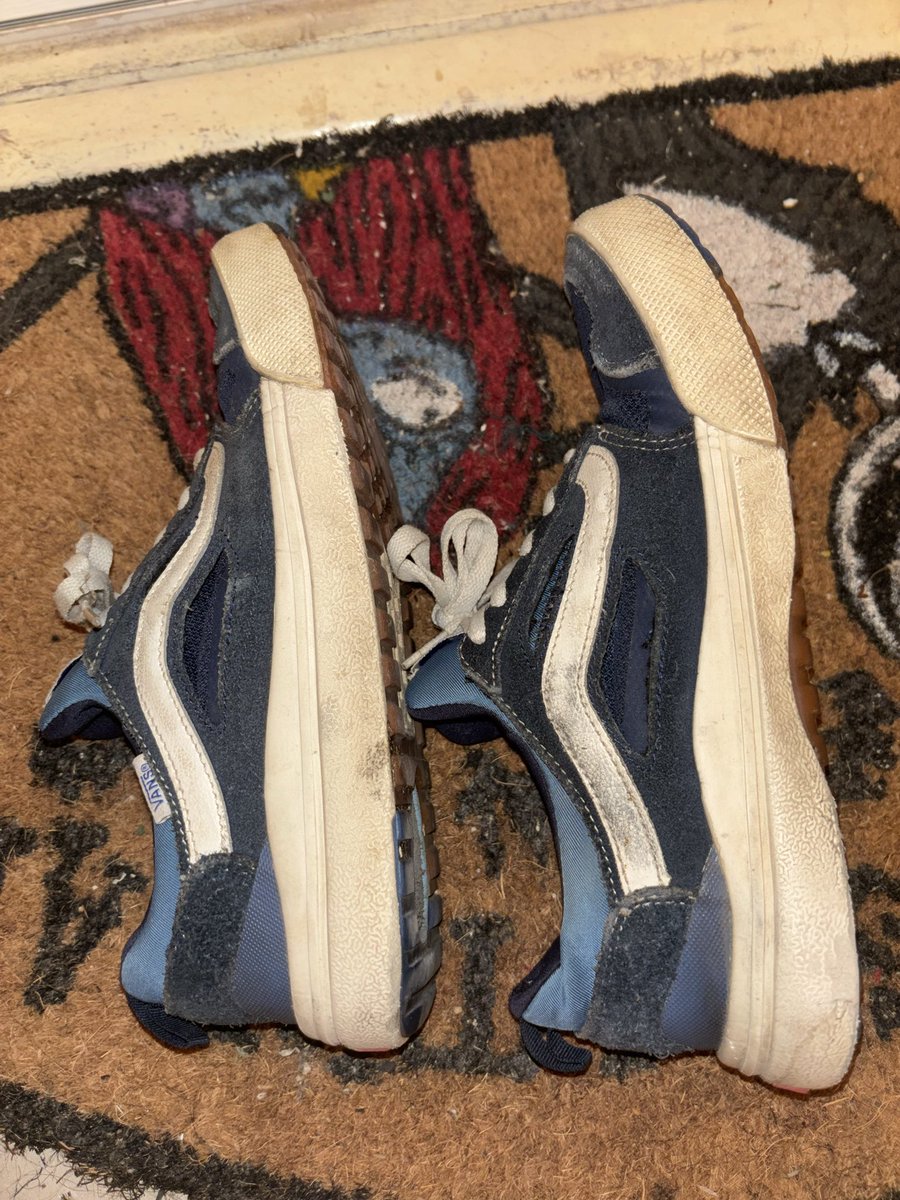 Corrupt_Mutt's tweet photo. Blue gym Vans trainers available now! Size 6.5 👟 Heavily used for intense cardio and gym sessions 💦Fully tracked and protected transaction. Tap the link below to purchase the listing securely on my Vinted! I will ship them as pictured!🤫📦 https://t.co/MADogXoevd