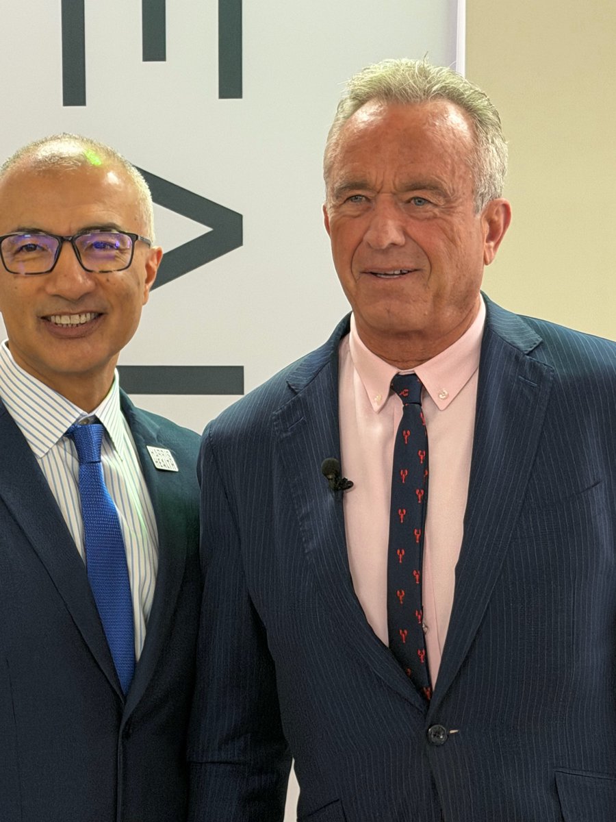 harrishealth's tweet photo. Dr. Esmaeil Porsa joined HHS Secretary Robert F. Kennedy Jr. and community leaders at Houston’s Open Door to highlight the STREETS program to expand treatment, recovery, and housing support for people experiencing homelessness, serious mental illness, and substance use disorders. https://t.co/jQYAZd4iQT