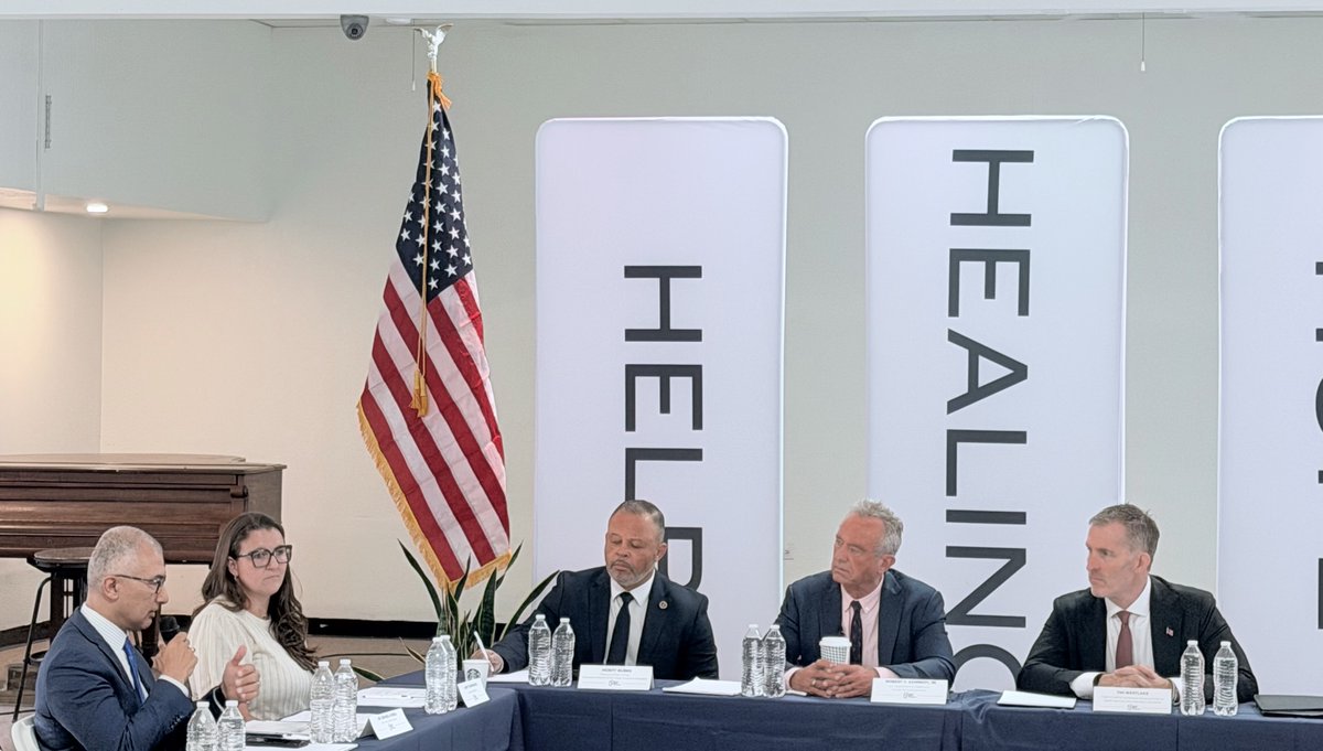 harrishealth's tweet photo. Dr. Esmaeil Porsa joined HHS Secretary Robert F. Kennedy Jr. and community leaders at Houston’s Open Door to highlight the STREETS program to expand treatment, recovery, and housing support for people experiencing homelessness, serious mental illness, and substance use disorders. https://t.co/jQYAZd4iQT