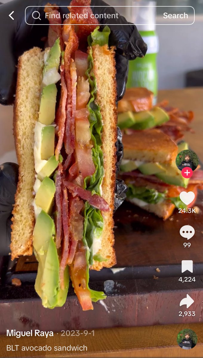 Bluewerks_'s tweet photo. Black people BLT vs white people BTL 🤣 https://t.co/ZZTYwc33CJ