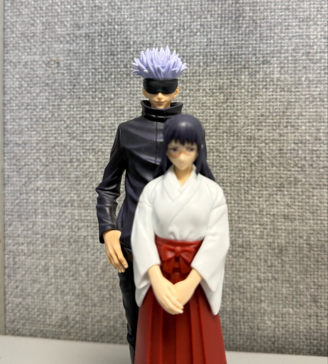 thejoshuallenqb's tweet photo. my gojo and utahime figurines being their biblically accurate height difference #gojohime #五歌 #gouta https://t.co/mlJuFVvurX