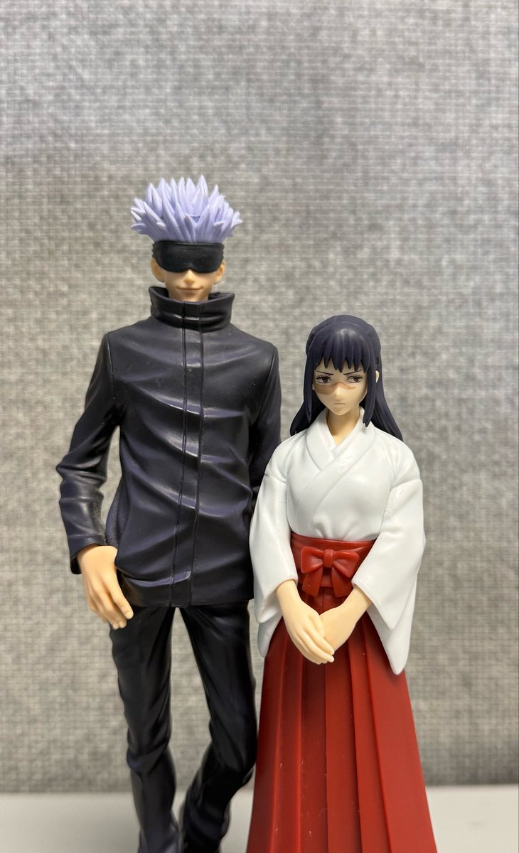 thejoshuallenqb's tweet photo. my gojo and utahime figurines being their biblically accurate height difference #gojohime #五歌 #gouta https://t.co/mlJuFVvurX