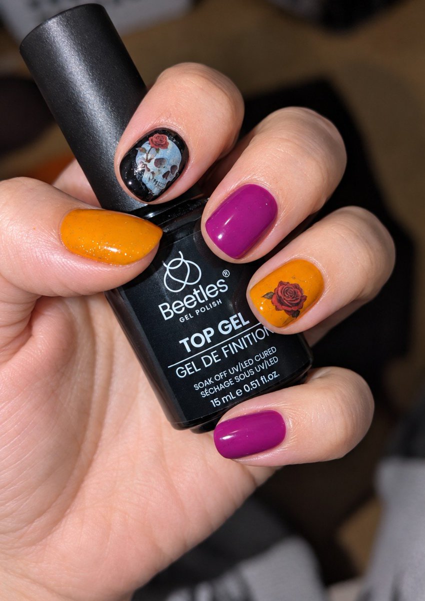 GothicDesiresOF's tweet photo. Don't lie, you wish it was your cock instead of this nail polish bottle. https://t.co/3dgfUYivS8