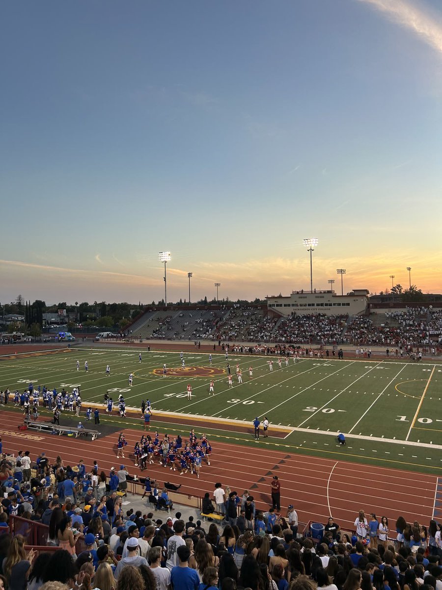 WHSOfficialNews's tweet photo. Wiskayok Yellowjackets vs. Asbury Park Blue Bishops 

0-0 at the end of the first quarter.

Let’s go boys!! https://t.co/mWp9FGlJkq