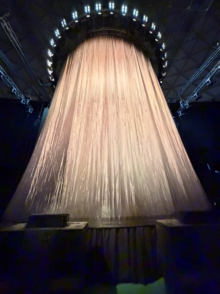 ZMBRACOM's tweet photo. Algumas fotos do palco para o show de hoje. https://t.co/2PTbjwtaGE