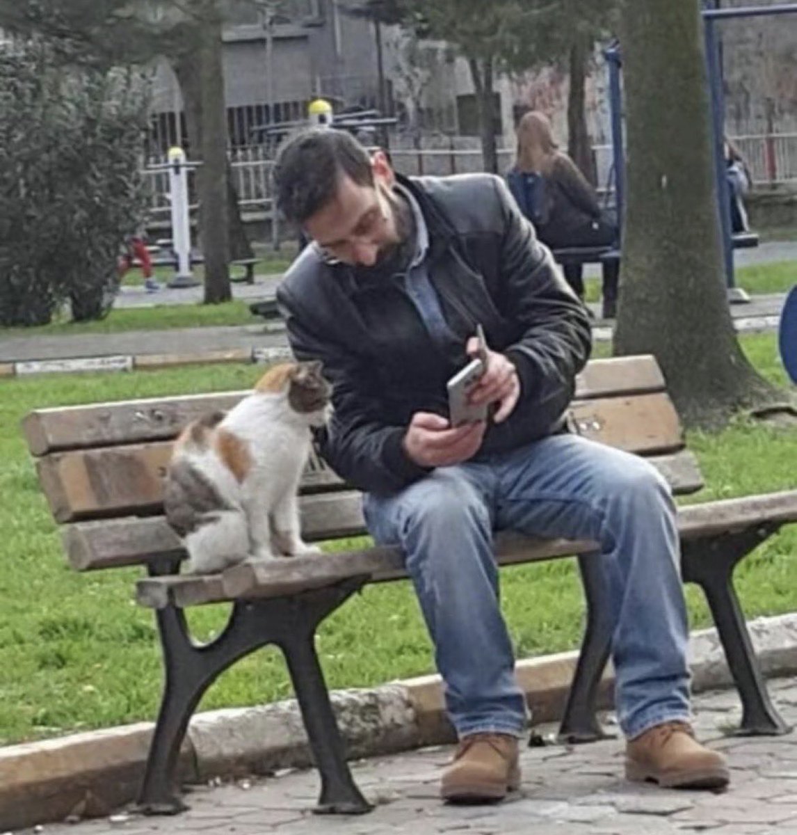 alpernklyy1's tweet photo. Bir daha kimseye hiçbir şeyimi anlatmayacağım dedikten 5 dk sonra https://t.co/2J9rsY02I5