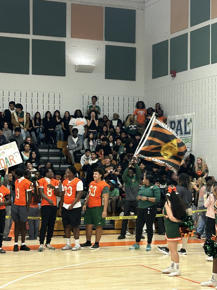 EdMathews's tweet photo. Great homecoming pep rally today for the Dunbar Tigers.

Thank you to our homecoming court, band, cheerleaders, players, staff, and everyone who packed the gym. 

We play the Lehigh Lightning at 7:30 tonight.

Go Tigers. #TigerPride https://t.co/g5TbD4sUdz