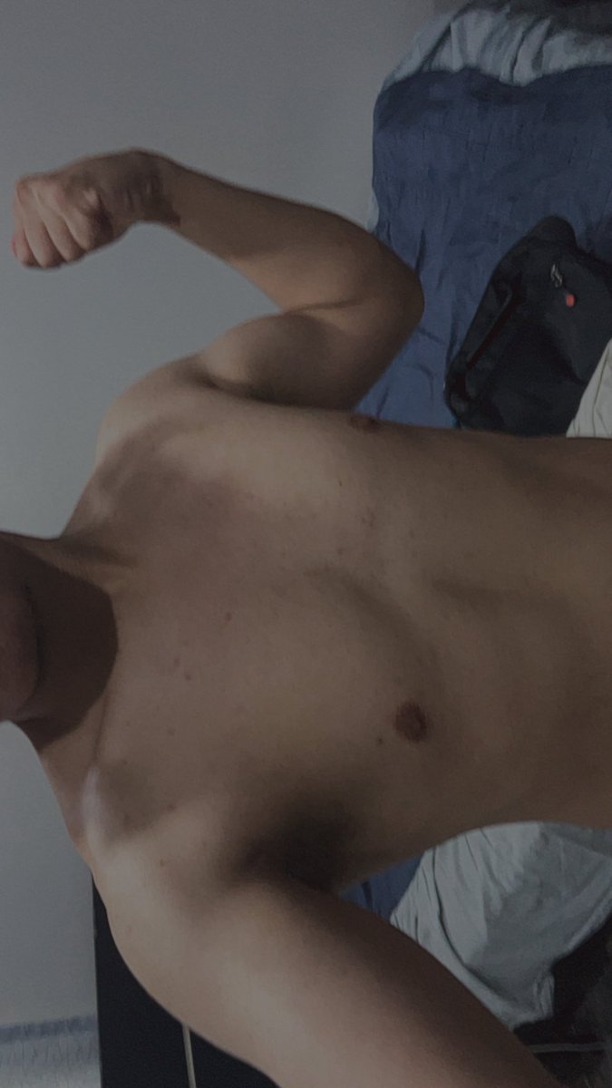 Redgrave03_'s tweet photo. After the gym 
#nsfwtwt #moots #biceps https://t.co/3vDfw8mRYL