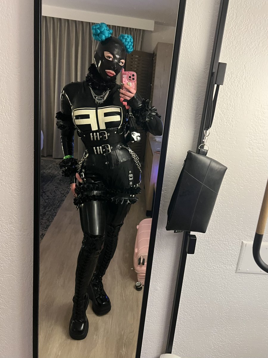 OnyXKimX_'s tweet photo. No excuses. No shortcuts. Just obedience. 😈🔒
If you wanted an easy October, you came to the wrong Mistress. 😉🖤
One month. One rule: stay locked. 🔒😈
Let the games begin… your key belongs to me. 🗝️💋 https://t.co/6scMJzT9Lz