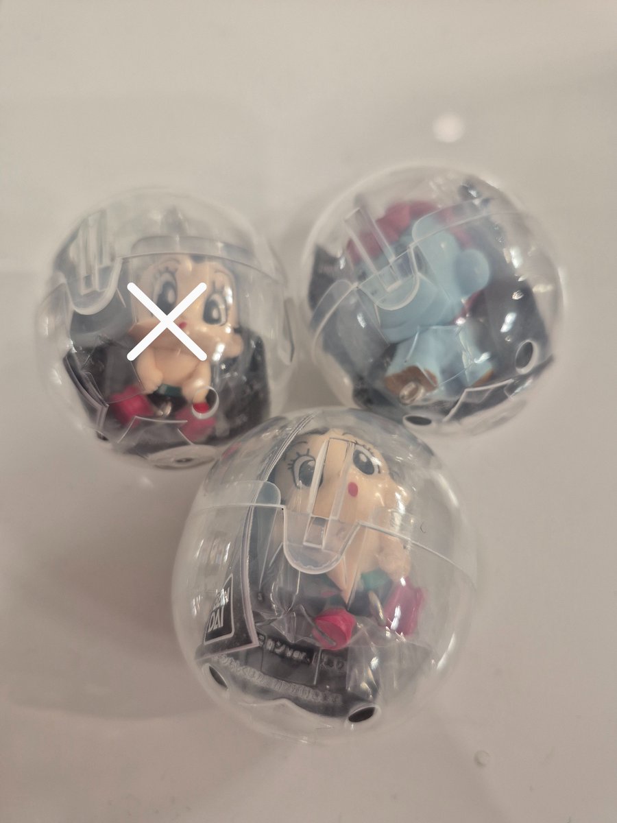 yuki18Mickey's tweet photo. 交換 手塚治虫キャラクター つまんでつなげてますこっと ガチャ カプセルトイ

譲 ユニコ 🦀
 アトム ⛓️

求 ピノコ

郵送にて交換希望です。 https://t.co/SNu5oXvxwL