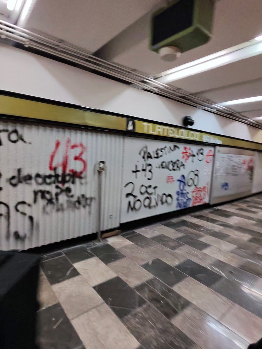 QuadratinMexico's tweet photo. No olvidan #2deoctubre en Metro Tlatelolco

https://t.co/tW8YUZsqRJ https://t.co/83lVtDSRCN