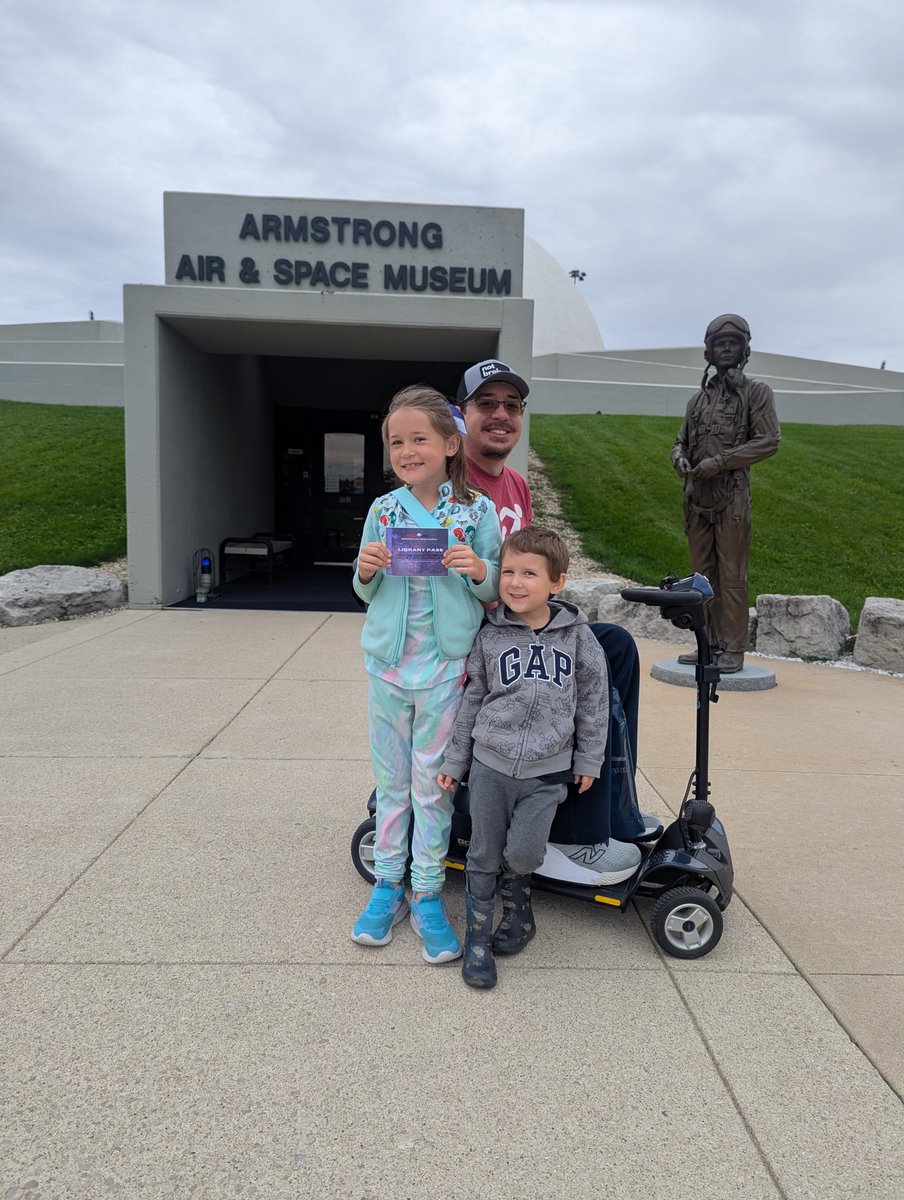 dplslibraries's tweet photo. Museum adventures, courtesy of your library! 

Harper, Jordan, and Hollis Marbaugh enjoyed a visit to the Armstrong Air &amp; Space Museum using a pass from DPLS’s Museum Pass program! Thanks to mom Katie for sharing this pic.

Find more passes here: https://t.co/JydgGaR9CG https://t.co/DpnlRrROnu