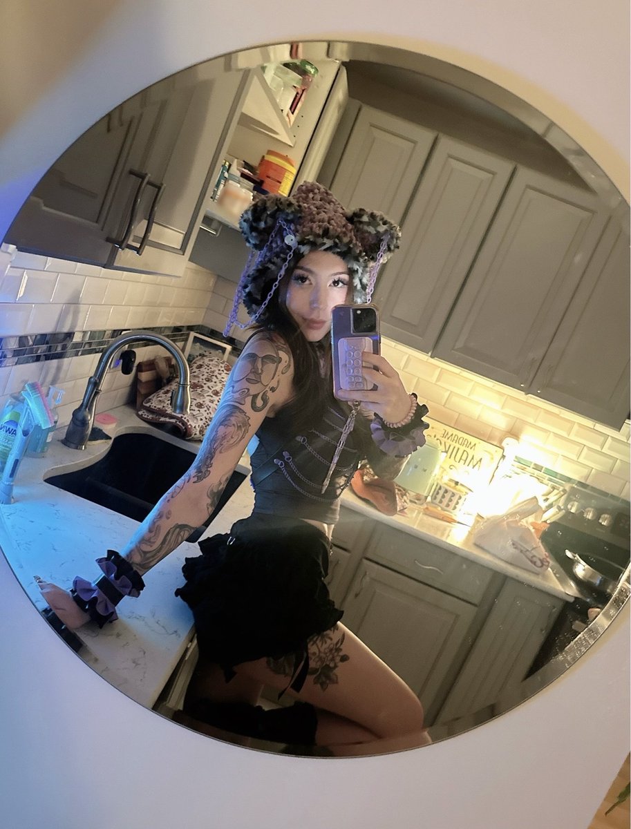 OnyXKimX_'s tweet photo. Locktober has begun… and obedience is the only way out. 🔒😈
Your freedom is officially on pause. 🔐💋
October isn’t for freedom… it’s for discipline. 😏🔒 https://t.co/L00jKG62LK