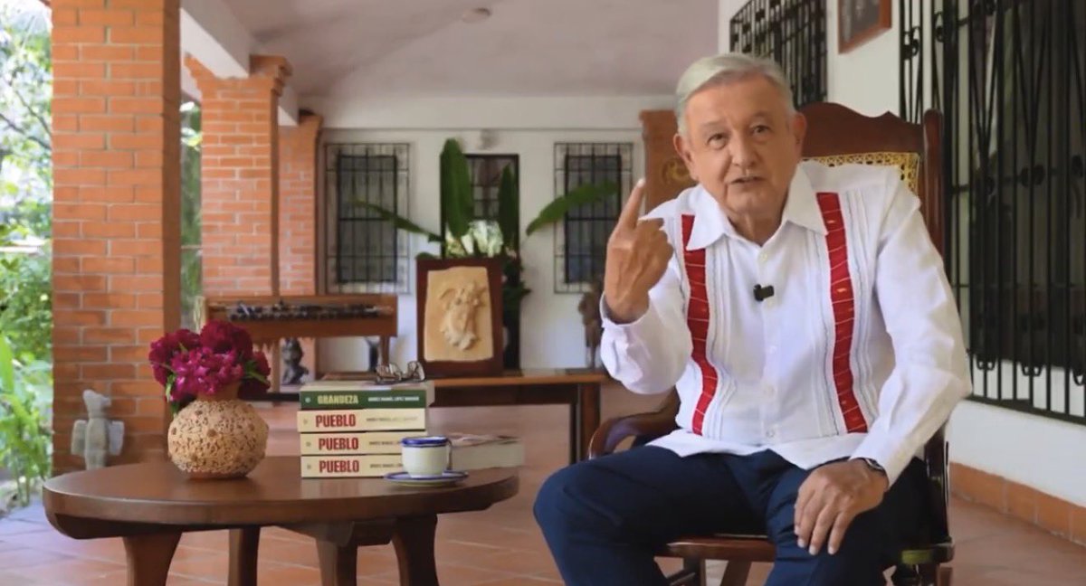 neoliberalover's tweet photo. Cuando tu padre te enseña a trabajar y a progresar se nota, @RicardoBSalinas 

Cuando tu padre te enseña a mentir, robar y traicionar, también se nota. https://t.co/ZhPwxLW8GX